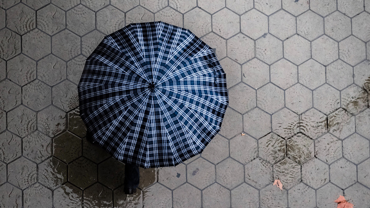 6 annoying things you have to put up with when it rains in Shanghai